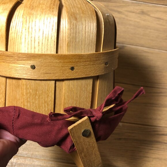 Vintage Peterboro handcrafted round basket with  handle, red merlot liner - Picture 7 of 10